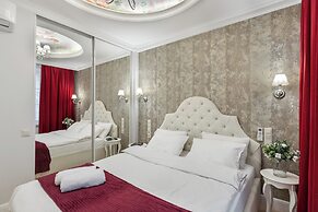 Designer Apartments near Dana Mall