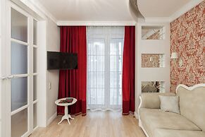 Designer Apartments near Dana Mall