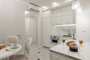 Designer Apartments near Dana Mall