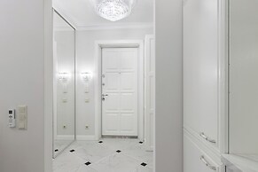 Designer Apartments near Dana Mall