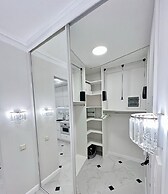 Designer Apartments near Dana Mall