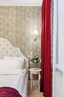 Designer Apartments near Dana Mall
