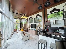 Huge Pool Villa with Private Lake