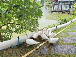Huge Pool Villa with Private Lake
