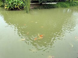 Huge Pool Villa with Private Lake