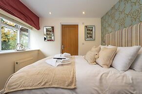 The Olde Coach House Inn