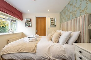 The Olde Coach House Inn