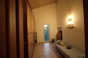Dolce Casa - Charming Renovated Home With Modern Amenities and Antique
