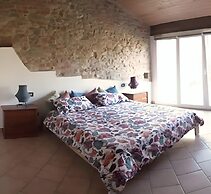 Dolce Casa - Charming Renovated Home With Modern Amenities and Antique