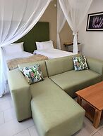 Room in Lodge - Luxury Suite in Zambezi Boutique Lodge 5