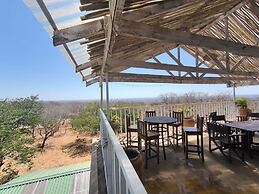 Room in Lodge - Luxury Suite in Zambezi Boutique Lodge 2, Free 4x4 Tow