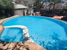 Room in Lodge - Luxury Suite in Zambezi Boutique Lodge 3