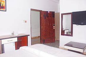 Pacific Paradise Suites