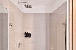 w Impeccable Loft w Great View in Santa Barbara