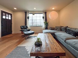East Austin Bungalow With Music Studio Firepit