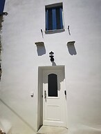 Authentic White House in Paros Lefkes