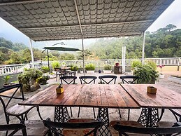 Hotel Alchemy Bistro & Inn