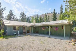 Hiking, Hunting & Skiing: Serene Sula Cabin