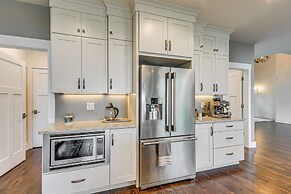 Steps From Oneida Lake: Spacious Gem w/ Game Room!