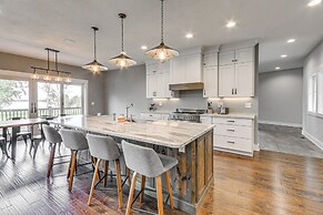 Steps From Oneida Lake: Spacious Gem w/ Game Room!