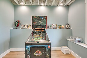 Steps From Oneida Lake: Spacious Gem w/ Game Room!