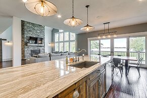 Steps From Oneida Lake: Spacious Gem w/ Game Room!