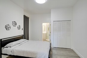 Walk to Churchill Downs: Central Louisville Home!