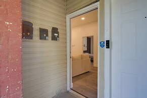 Walk to Churchill Downs: Central Louisville Home!