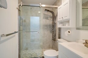 Walk to Churchill Downs: Central Louisville Home!