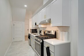 Walk to Churchill Downs: Central Louisville Home!