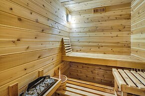Game Room, Deck & Yard: Lake of the Ozarks Retreat