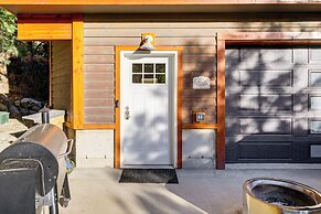 Lake Wenatchee Getaway w/ Water & Mountain Views!