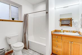 Lake Wenatchee Getaway w/ Water & Mountain Views!