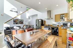 Lake Wenatchee Getaway w/ Water & Mountain Views!