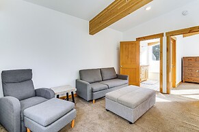 Lake Wenatchee Getaway w/ Water & Mountain Views!