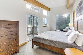 Lake Wenatchee Getaway w/ Water & Mountain Views!