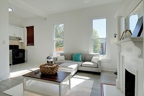 1 Mi to Uofl: Pet-friendly Louisville Apartment!