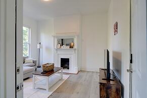 1 Mi to Uofl: Pet-friendly Louisville Apartment!