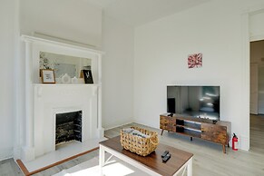 1 Mi to Uofl: Pet-friendly Louisville Apartment!