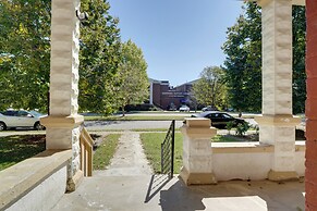 1 Mi to Uofl: Pet-friendly Louisville Apartment!