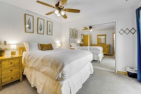 Walk to Beach & Boat Launch: Lake Tahoe Retreat