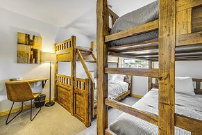 Walk to Beach & Boat Launch: Lake Tahoe Retreat