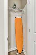 1 Mi to Golf: Quiet Waukee Home w/ Fireplace!