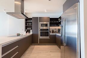 Oceanfront Vibes Iconic Beachside Getaway