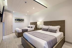 Oceanfront Vibes Iconic Beachside Getaway