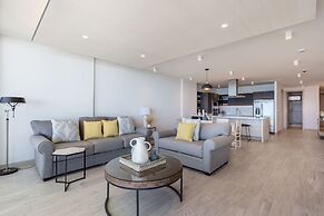 Oceanfront Vibes Iconic Beachside Getaway