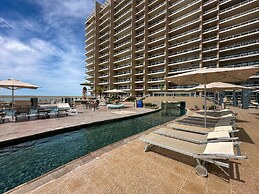 Oceanfront Vibes Iconic Beachside Getaway