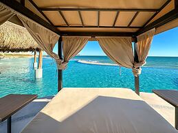 Oceanfront Vibes Iconic Beachside Getaway