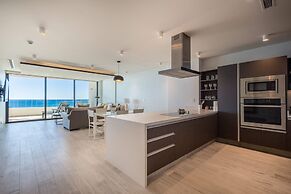 Oceanfront Vibes Iconic Beachside Getaway