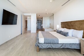 Oceanfront Vibes Iconic Beachside Getaway